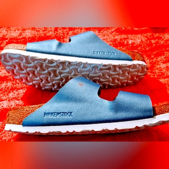 Birkenstock Blue colbalt leather size 8 sandals with double design straps - Picture 2 of 9